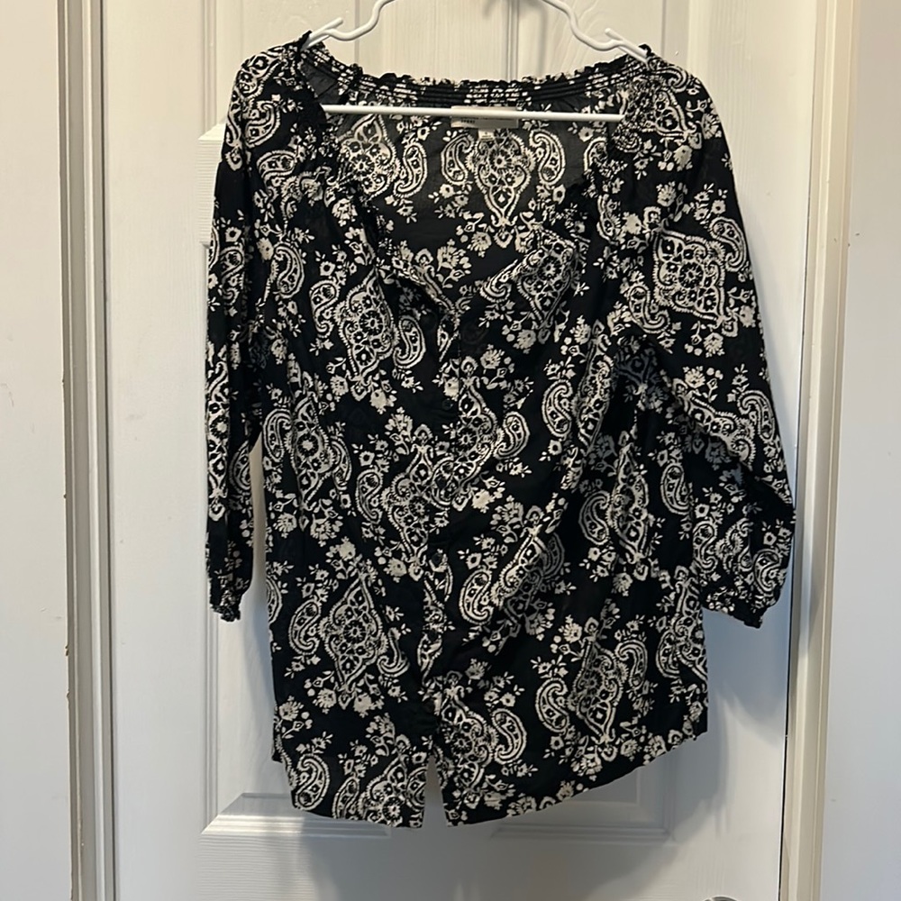 Black and white blouse (s)